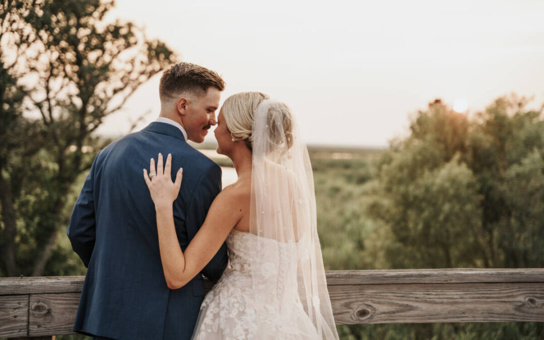 Molly + Noah | Coastal Beauty at The Currituck Club