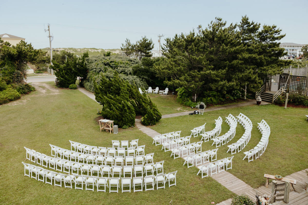 floral filled first colony inn wedding by sarah dambra photography10