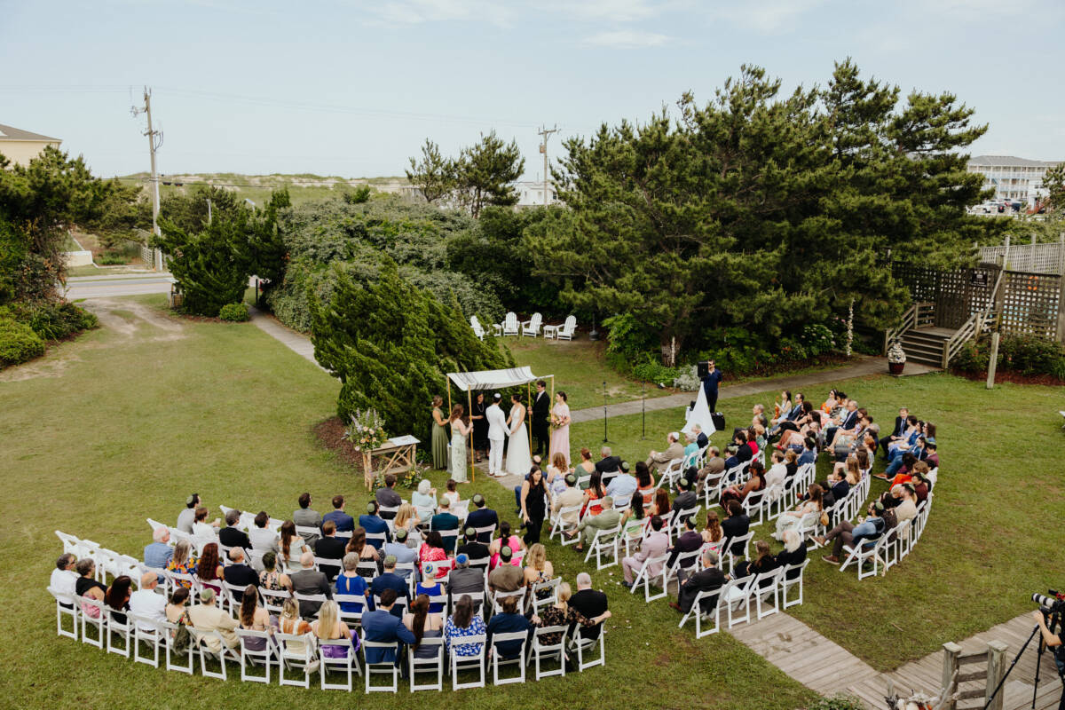 floral filled first colony inn wedding by sarah dambra photography19