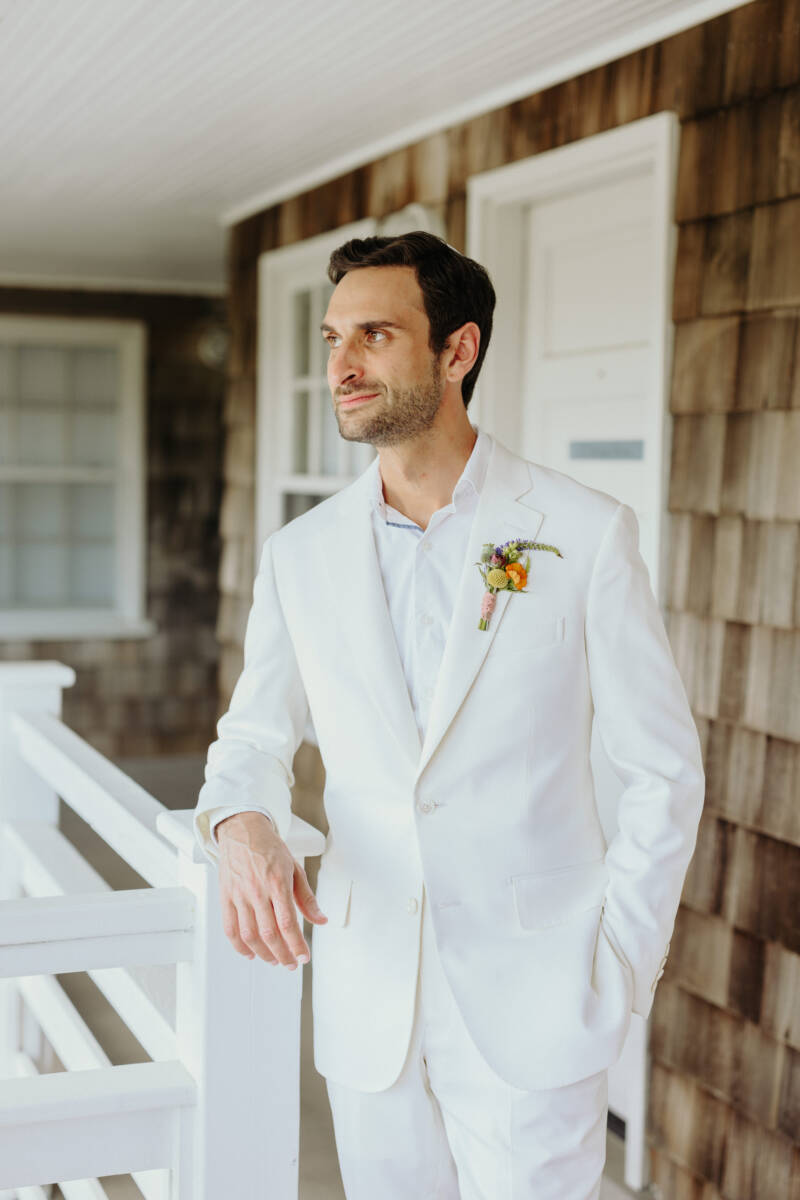 floral filled first colony inn wedding by sarah dambra photography2