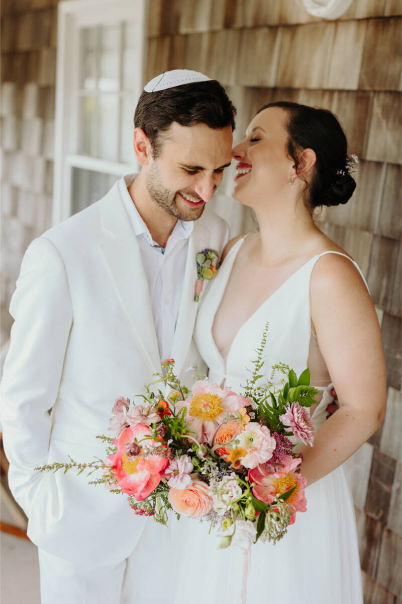 floral filled first colony inn wedding by sarah dambra photography3
