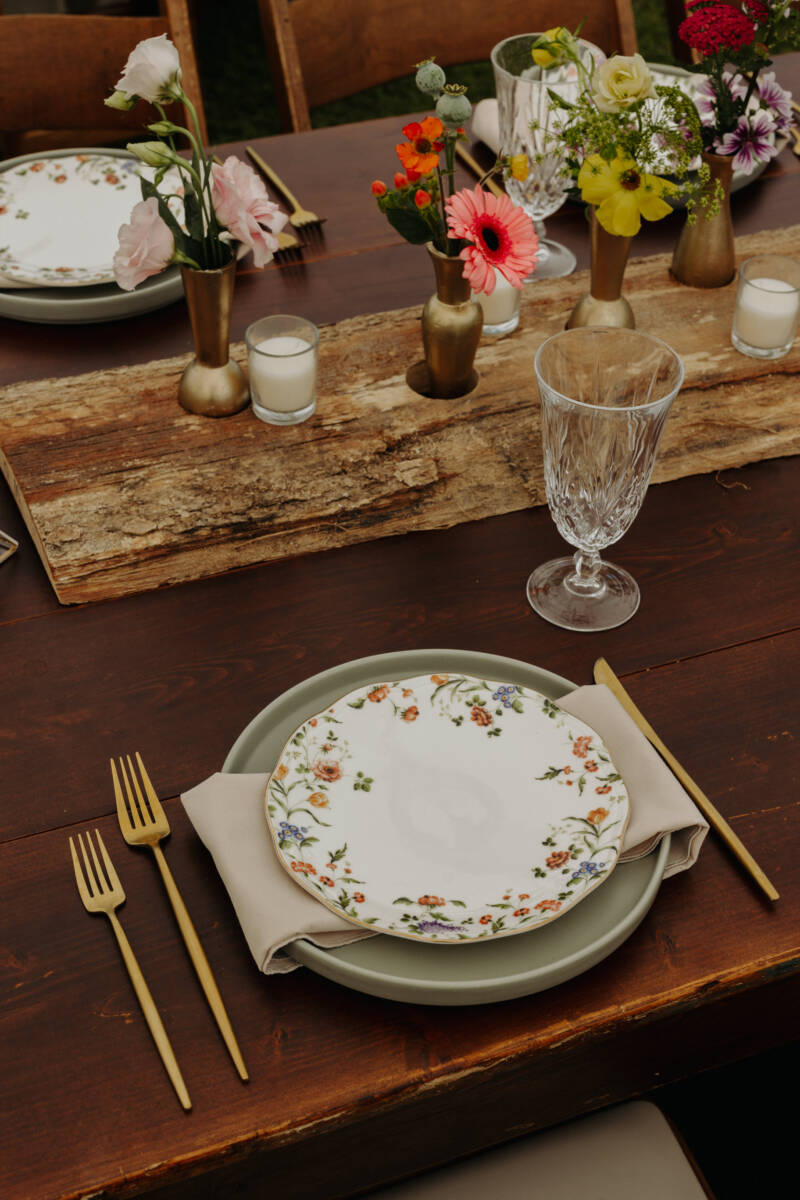 floral filled first colony inn wedding by sarah dambra photography54